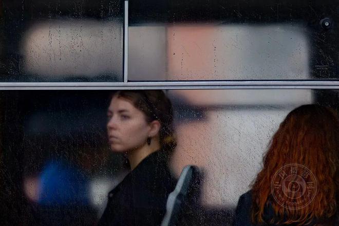 捕捉世界的偶然与诗意2025年世界街头摄影奖获奖公布（三）(图13)